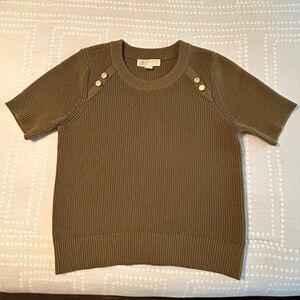 MICHAEL Michael Kors Shortsleeved Green Knit Sweater w Gold Buttons - Sz M - EUC